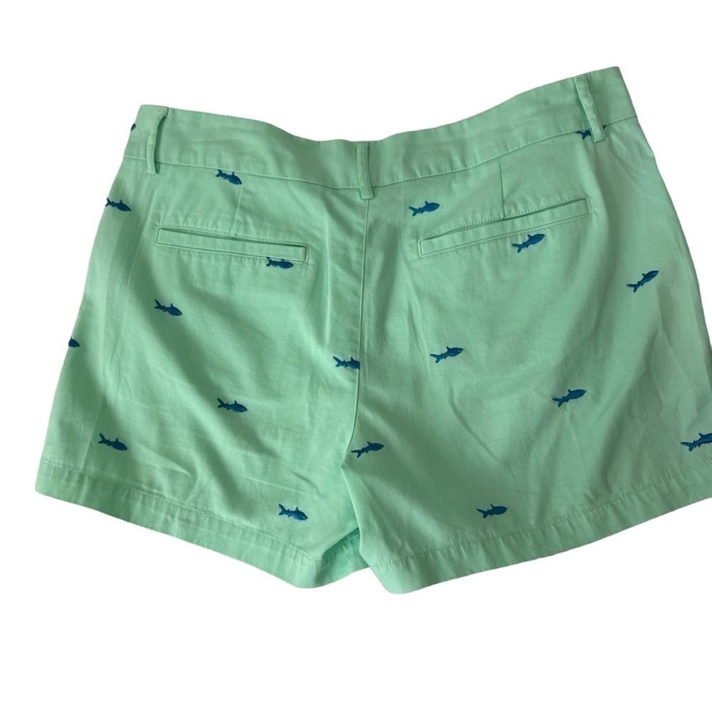Jones & Co. Sherbet Green Embroidered Shark Flat-Front Classic Shorts, size 8 - Picture 4 of 7